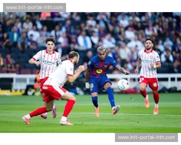 赫罗纳2-1逆转巴萨爆冷，加泰巨人首次让出联赛榜首